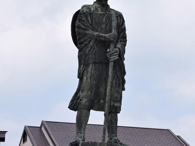 松尾芭蕉 上野市駅（三重県伊賀市上野丸之内61）