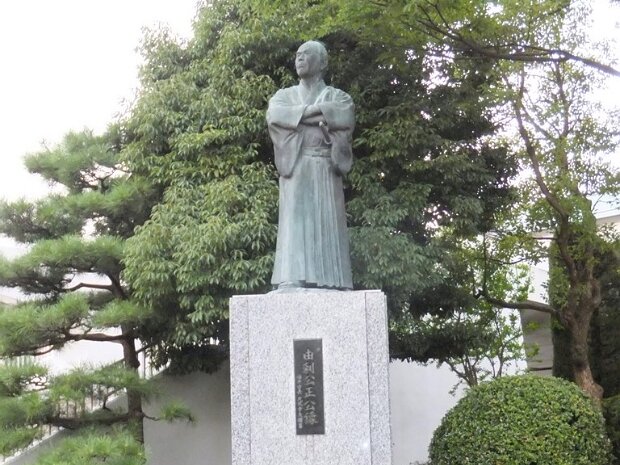 由利公正公 中央公園（福井県福井市大手３）