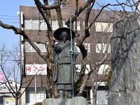 種田山頭火　防府駅前(山口県防府市戎町一丁目) 