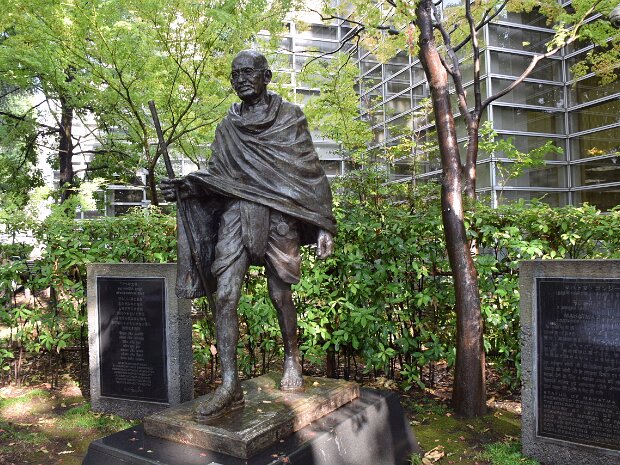 ガンジー 杉並区立中央図書館 東京都杉並区荻窪３丁目４０-２３