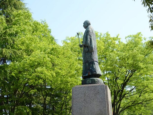 岡田啓介 中央公園（福井県福井市大手3）