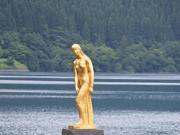 たつこ像 たつこ姫( 田沢湖 秋田県仙北市西木町西明寺字潟尻)
