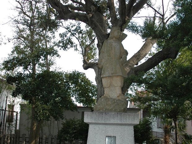 日本武尊 御沓脱跡（おくつぬぎあと）(静岡県焼津市焼津6-8-21)
