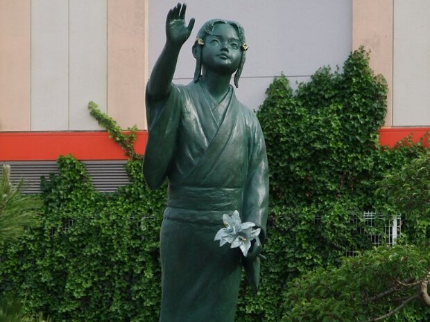 前田利家の妻 まつ 芳春院 あおなみ線荒子駅前（愛知県名古屋市中川区吉良町138-2)